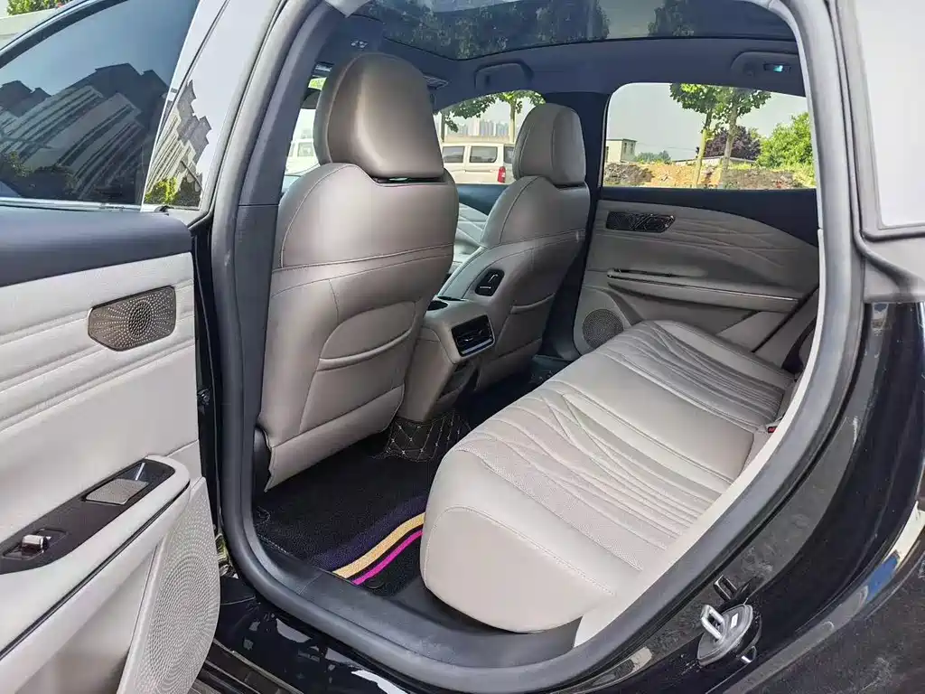 Geely Galaxy Starship 8 2025 130km EM-i Premium Edition
