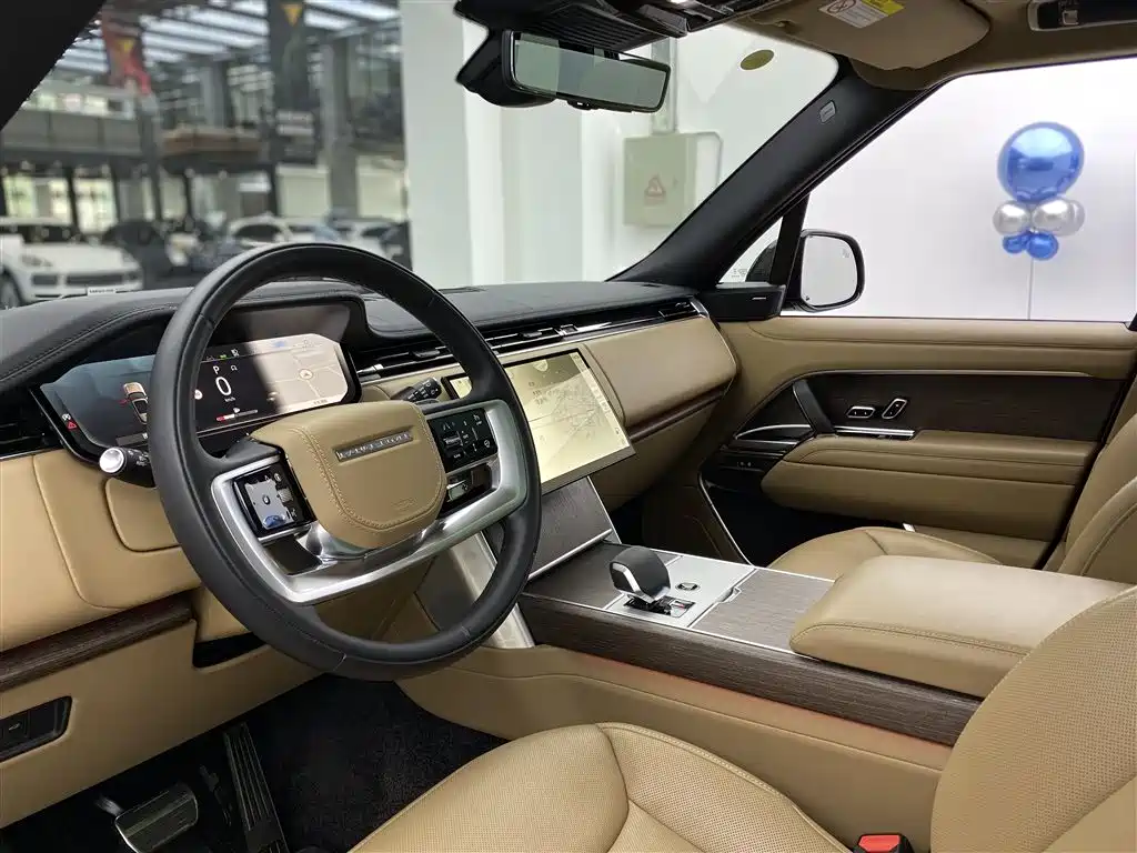 Range Rover 2024 3.0 L6 400PS Autobiography LWB