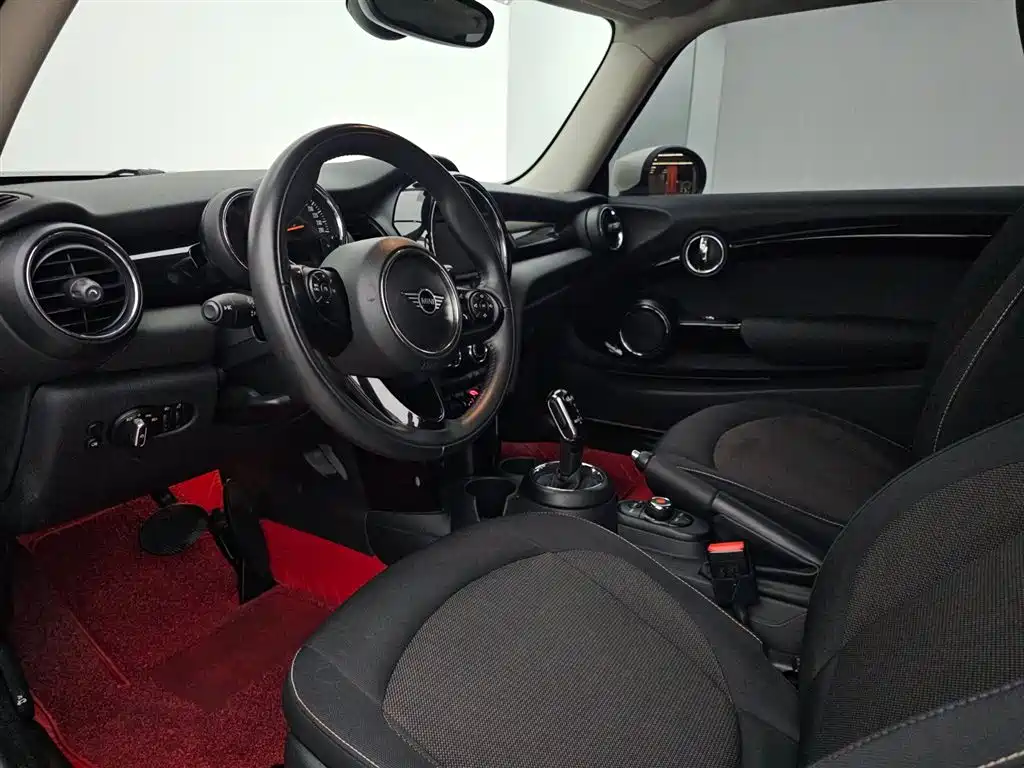 MINI 2021 1.5T ONE PLUS