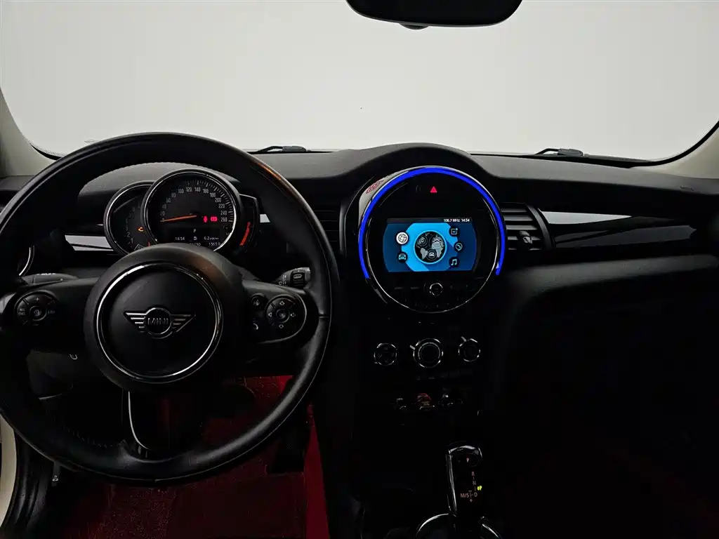 MINI 2021 1.5T ONE PLUS