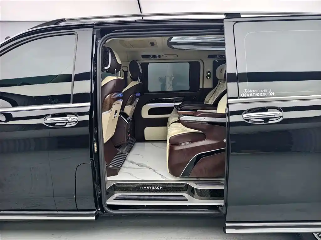 Mercedes-Benz Vito 2023 2.0T Business Edition 7-Seater