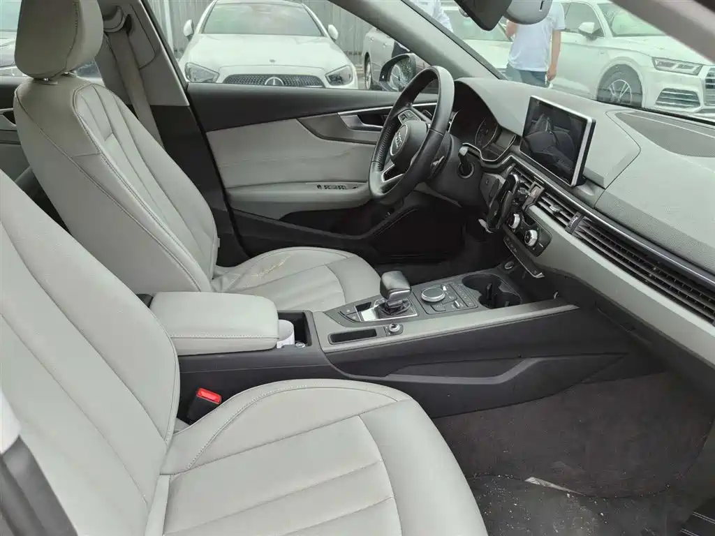 Audi A4L 2017 40 TFSI Entry