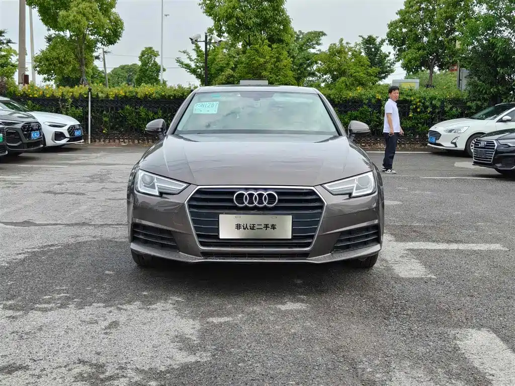 Audi A4L 2017 40 TFSI Entry