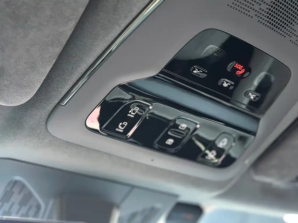 Zeekr 009 2024 6-Seater Executive Edition AWD 108kWh