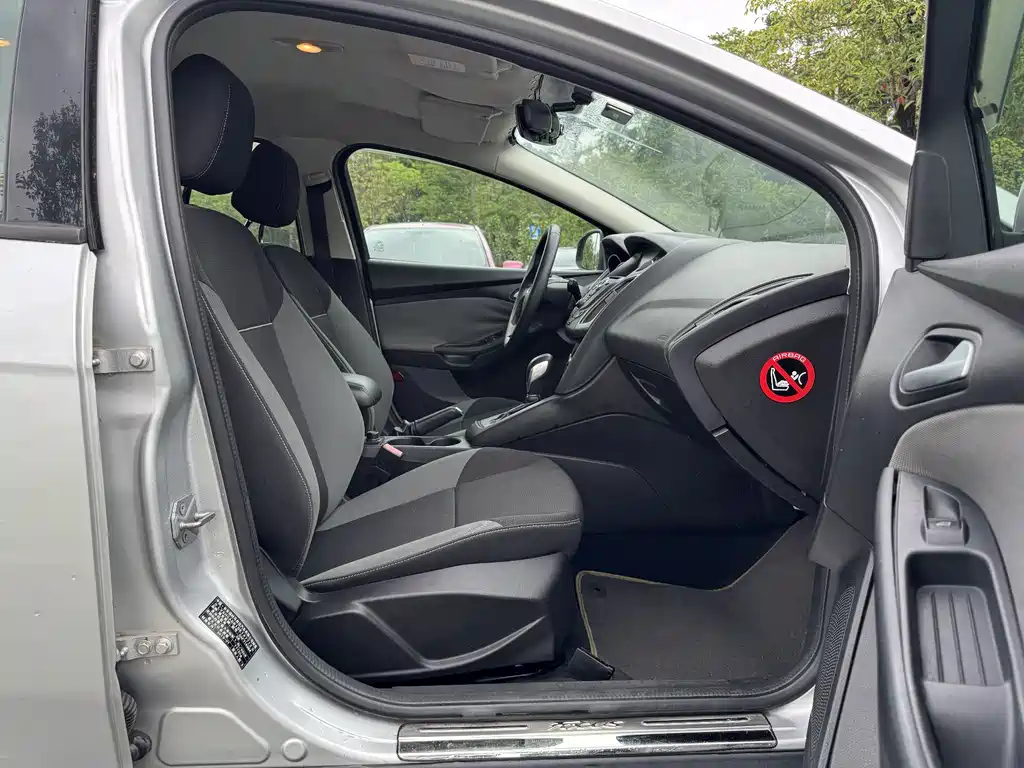 Ford Focus 2012 Hatchback 1.6L Automatic Comfort