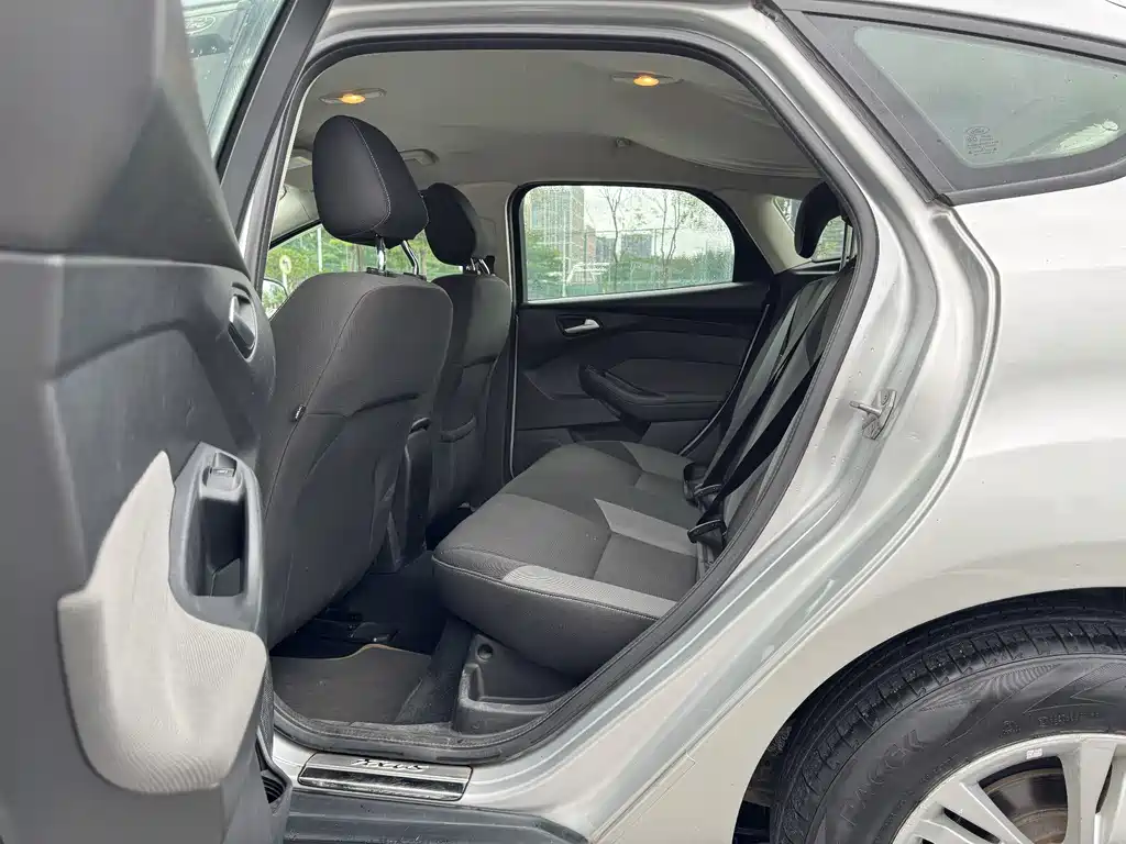 Ford Focus 2012 Hatchback 1.6L Automatic Comfort