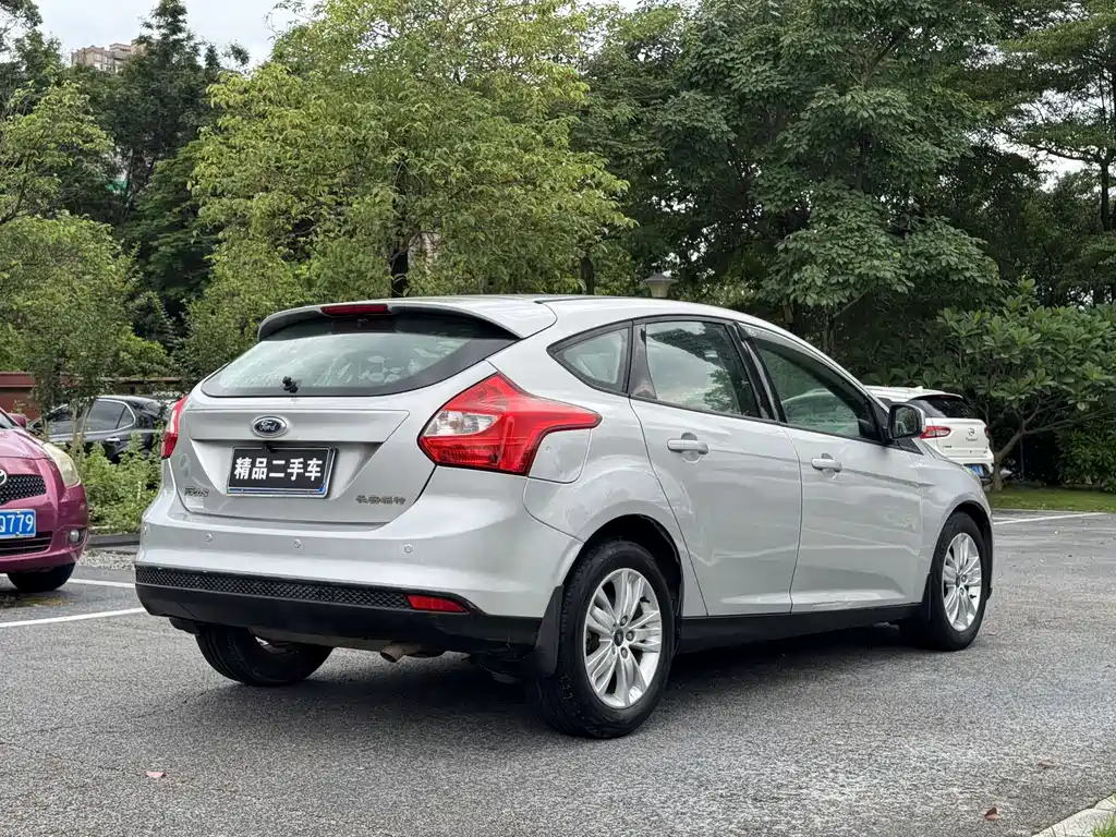 Ford Focus 2012 Hatchback 1.6L Automatic Comfort