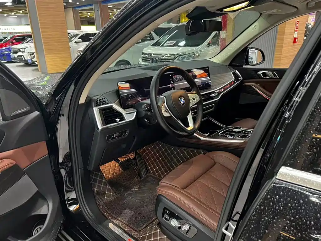 BMW X7 2023 xDrive40i Leading Edition Luxury Package
