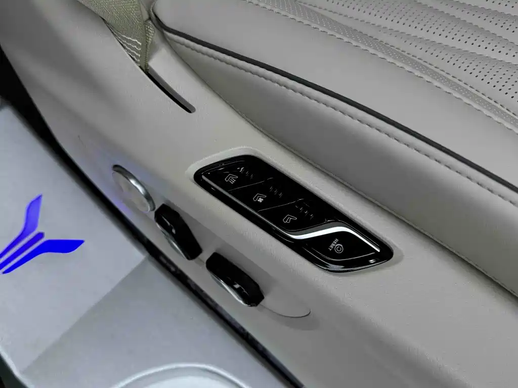 Voyah Dreamer 2024 PHEV Ultra-Long Range Flagship Edition