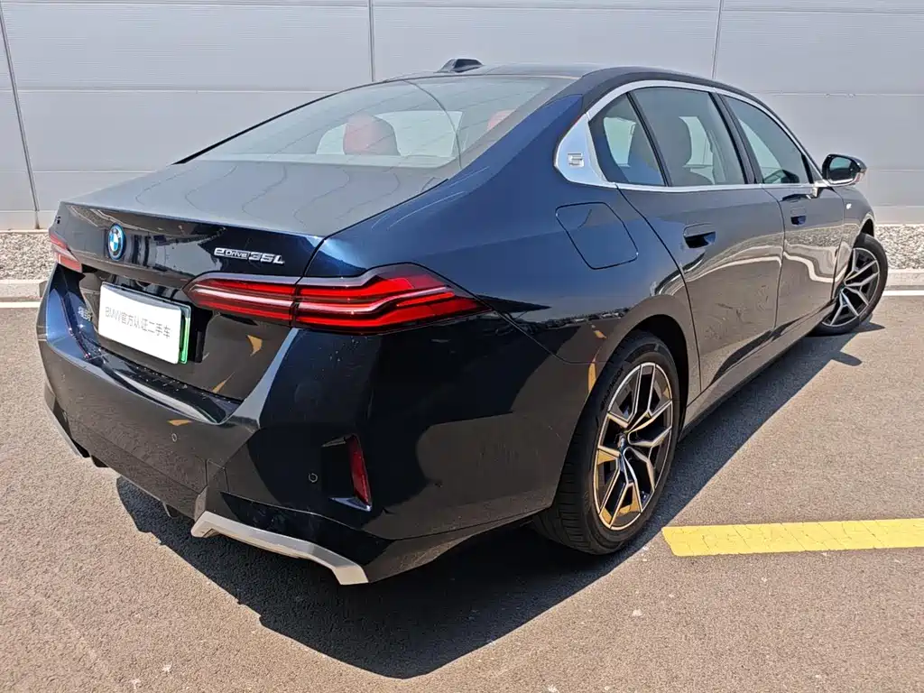 BMW i5 2024 eDrive 35L M Sport Package