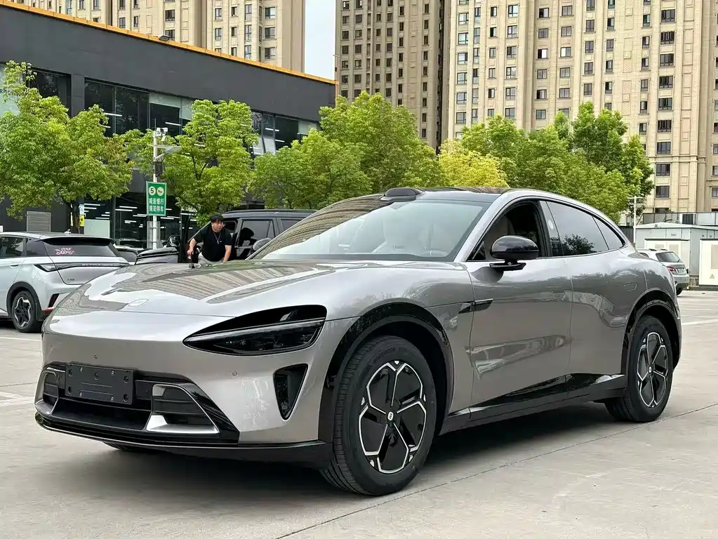Xiaomi YU7 2025 Long Range RWD