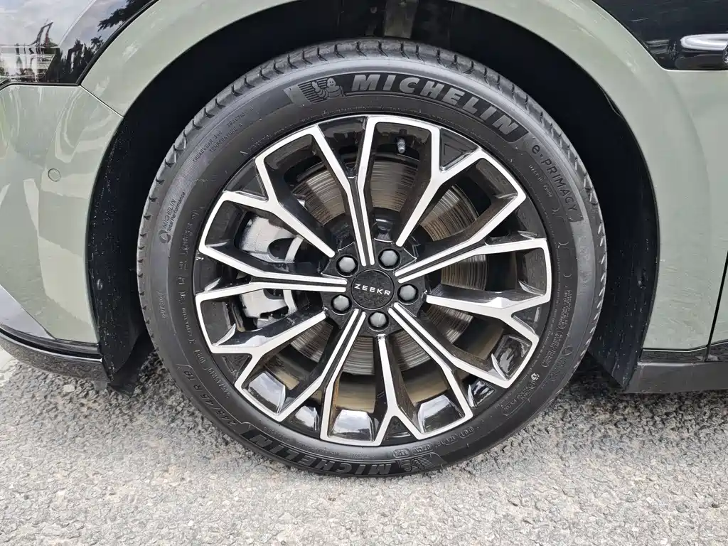 Zeekr 007 2025 Long Range AWD Intelligent Driving Edition 100kWh