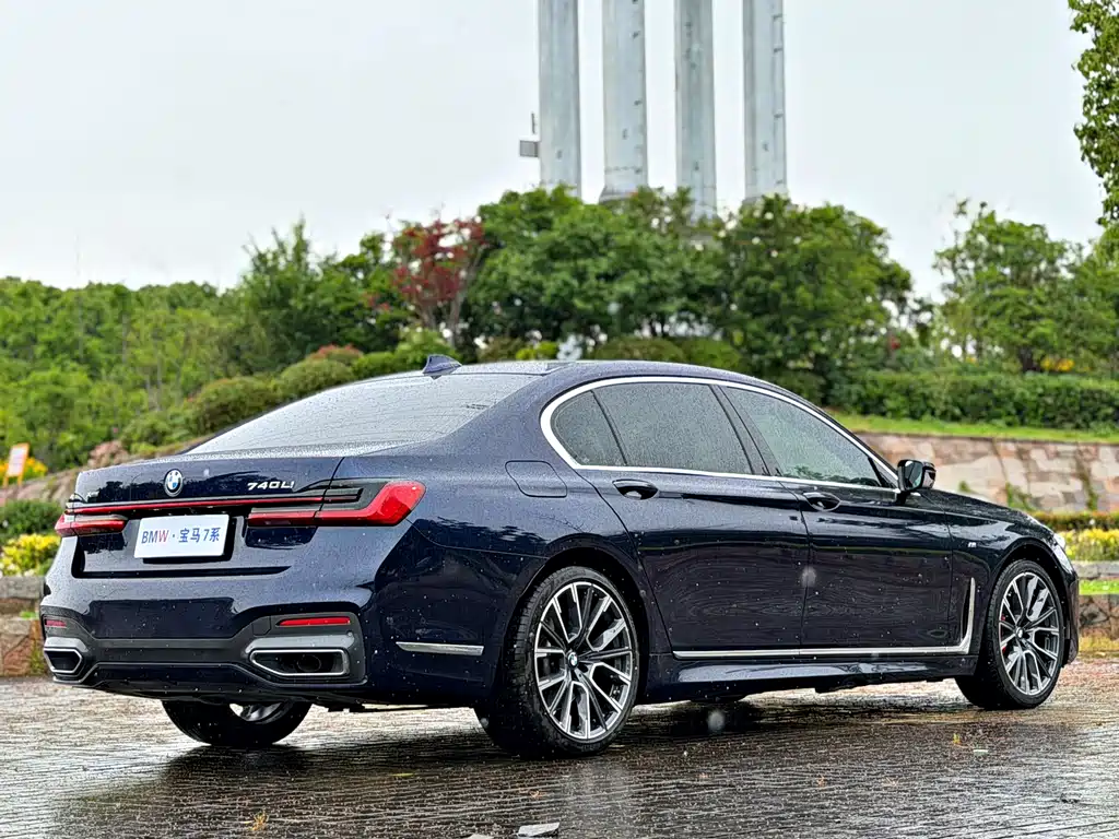 BMW 7 Series 2021 740Li xDrive Executive M Sport Package - фото 19