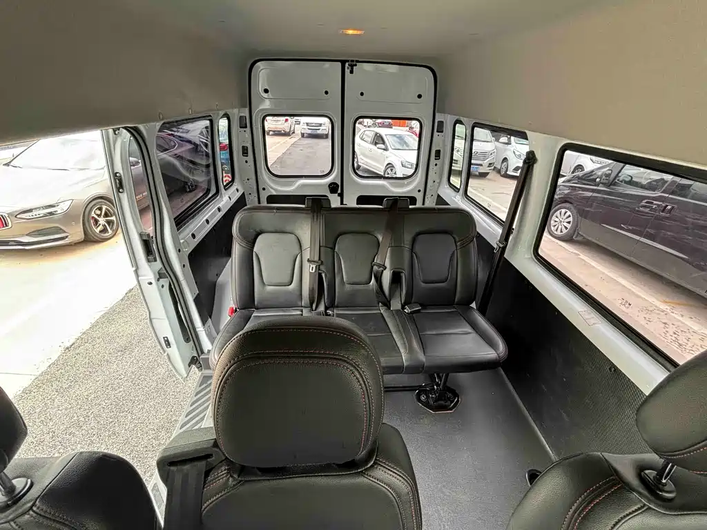 JMC Fushun 2023 2.0T Manual Short Wheelbase Medium Roof Commercial Multi-Purpose Vehicle 6-Seater