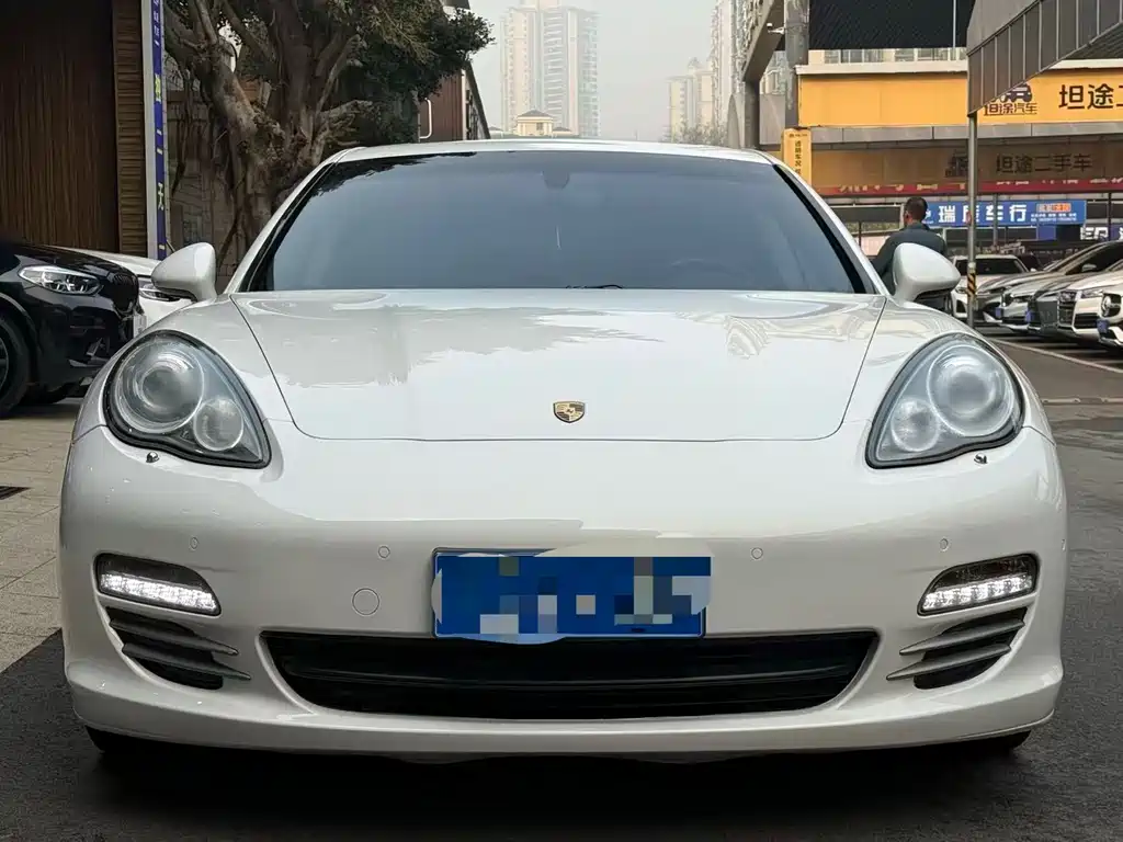 Panamera 4 Platinum Edition
