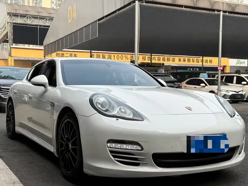Panamera 4 Platinum Edition