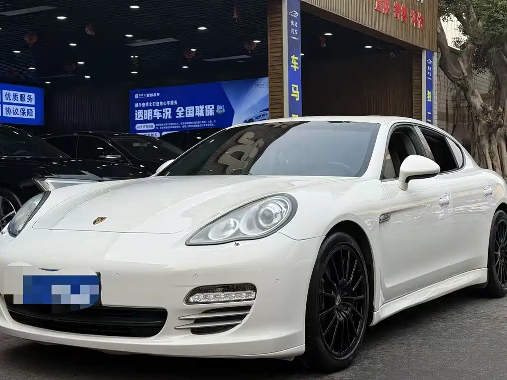 Panamera 4 Platinum Edition