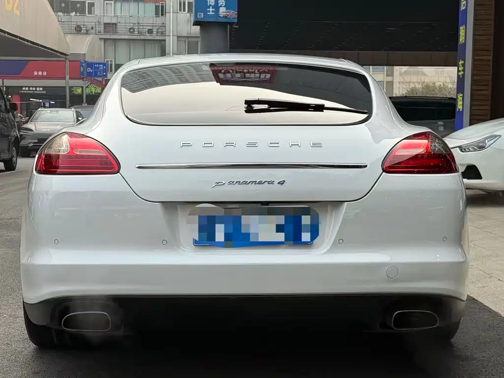 Panamera 4 Platinum Edition