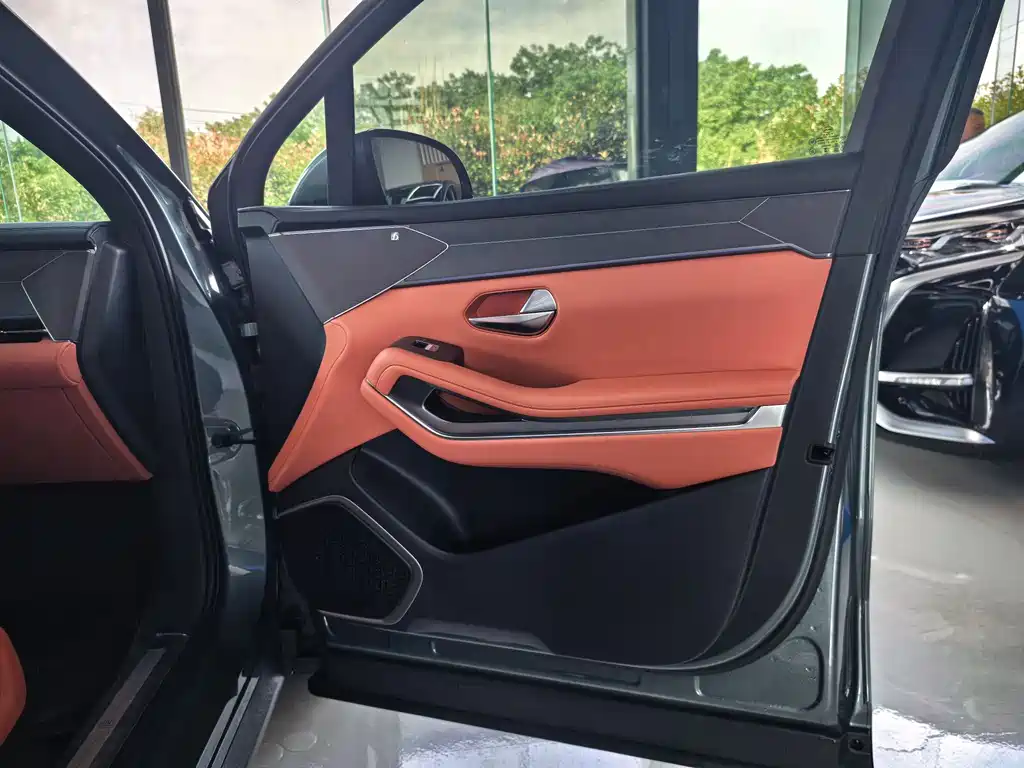 BYD Tang L 2025 EV 600km AWD LiDAR Flagship Edition
