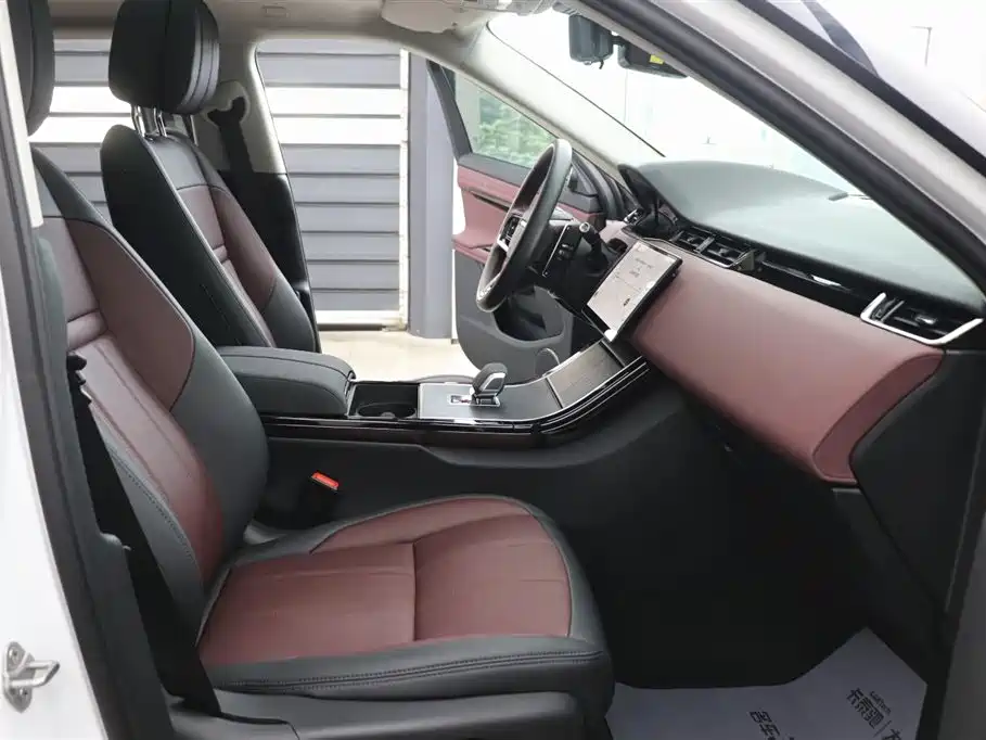 Range Rover Evoque L 2024 SE