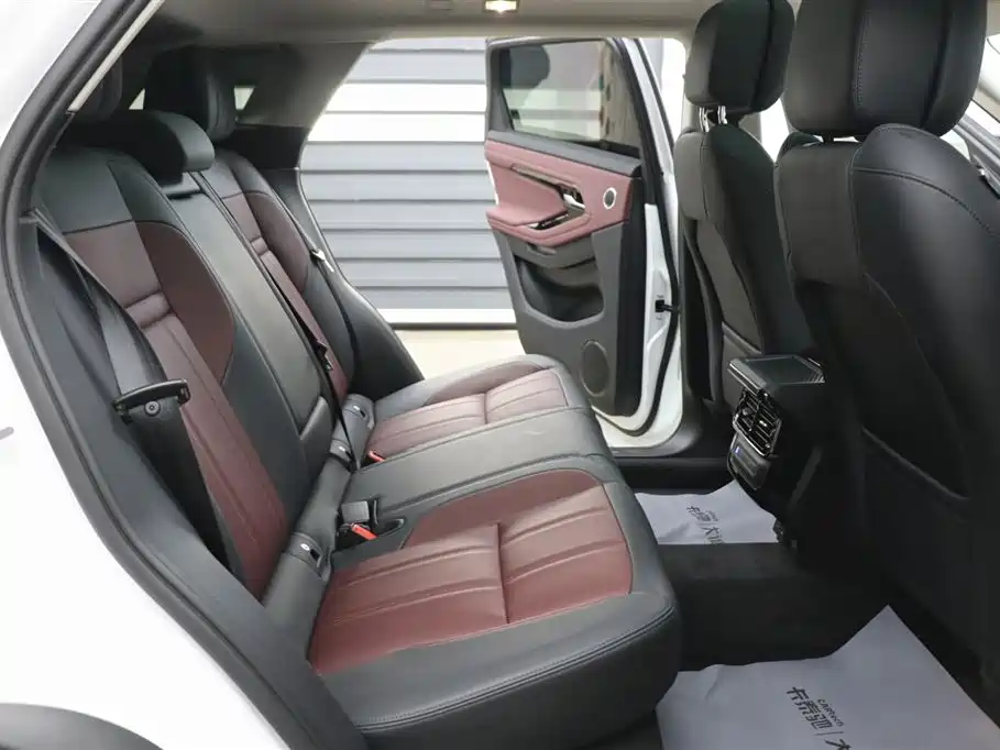 Range Rover Evoque L 2024 SE