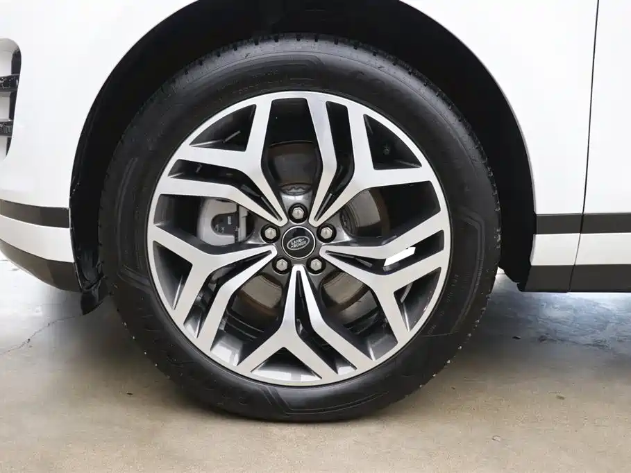 Range Rover Evoque L 2024 SE