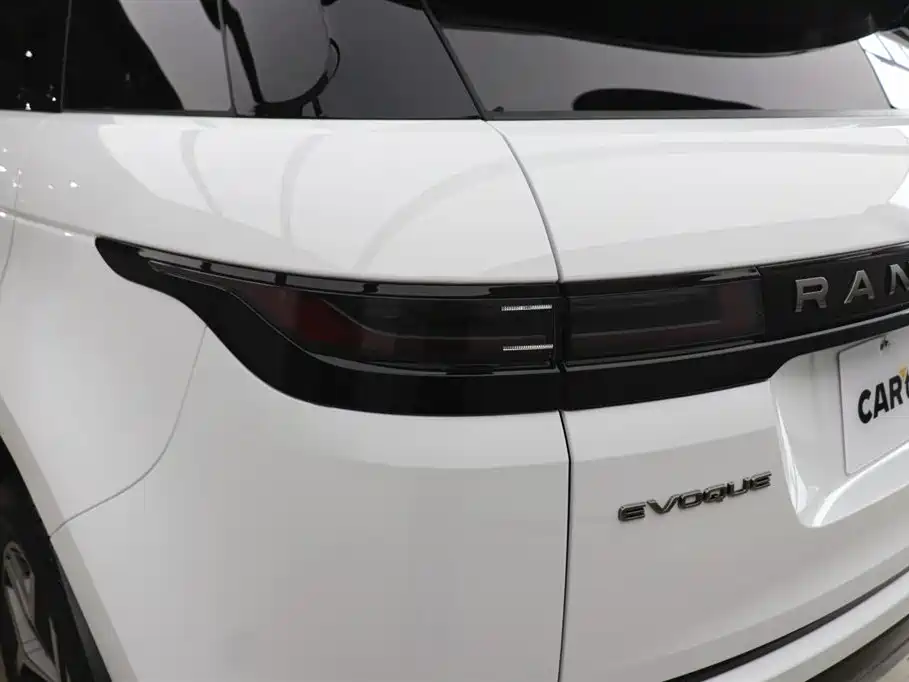Range Rover Evoque L 2024 SE