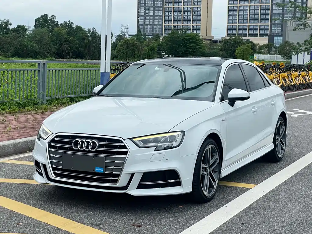 Audi A3 2020 Limousine 35 TFSI Sport China VI