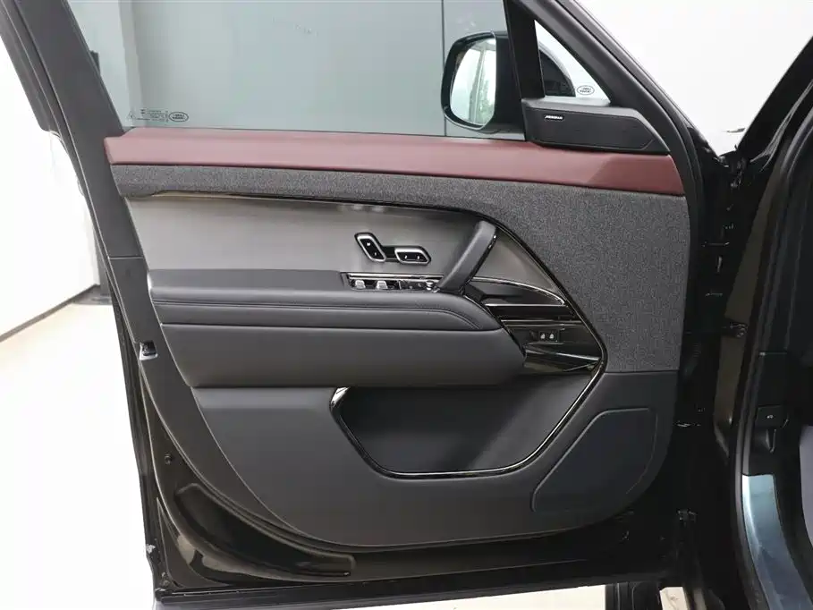 Range Rover Sport 2024 400PS Dynamic SE