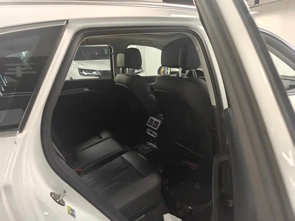 Audi Q5L 2022 40 TFSI Luxury Dynamic Edition
