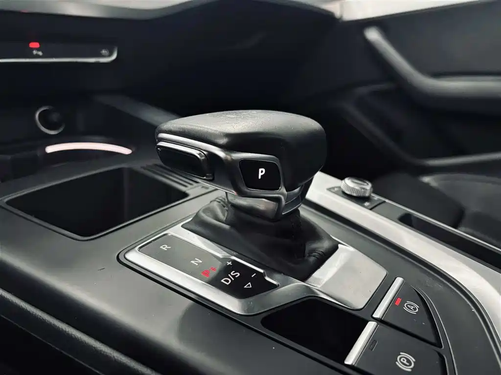 Audi A4L 2022 40 TFSI Fashion Dynamic