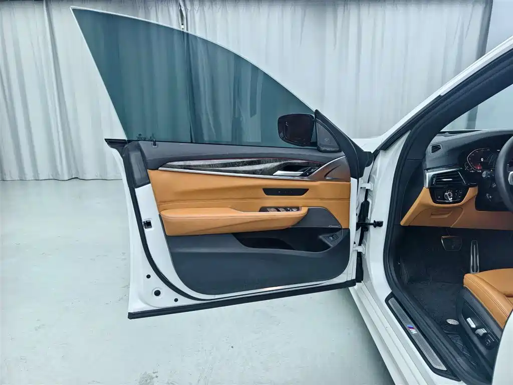 BMW 6 Series GT 2021 630i M Sport Package - фото 10