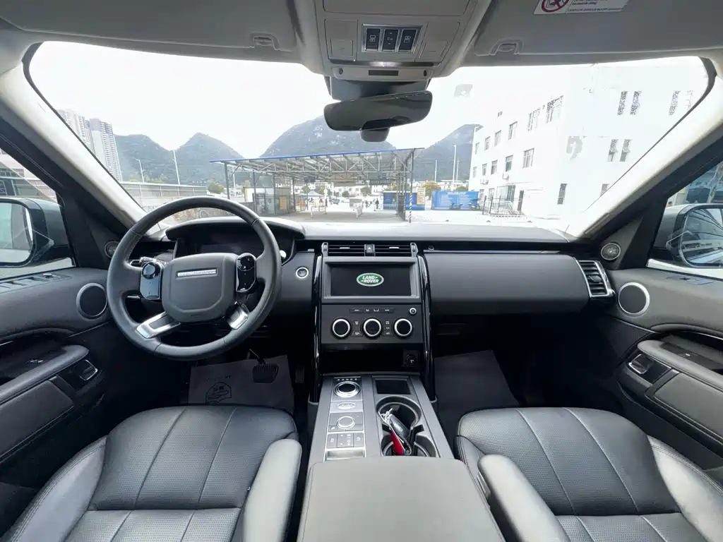 Land Rover Discovery 2019 2.0T SE