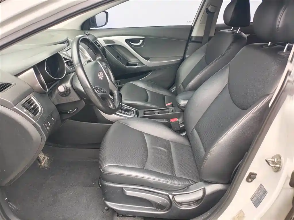 Hyundai Elantra Langdong 2015 1.6L Automatic Premium