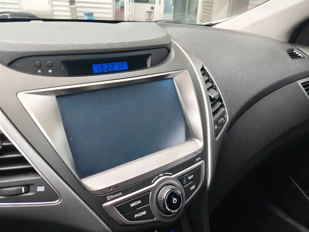 Hyundai Elantra Langdong 2015 1.6L Automatic Premium