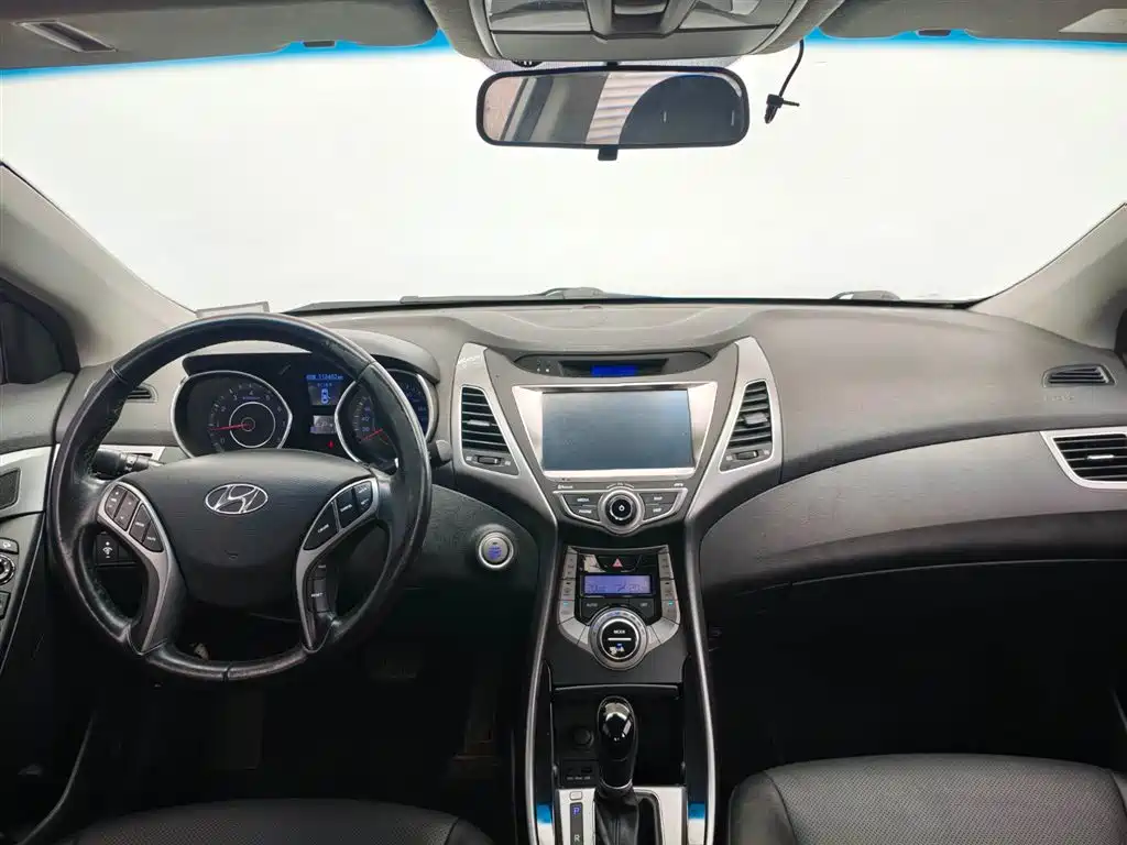 Hyundai Elantra Langdong 2015 1.6L Automatic Premium