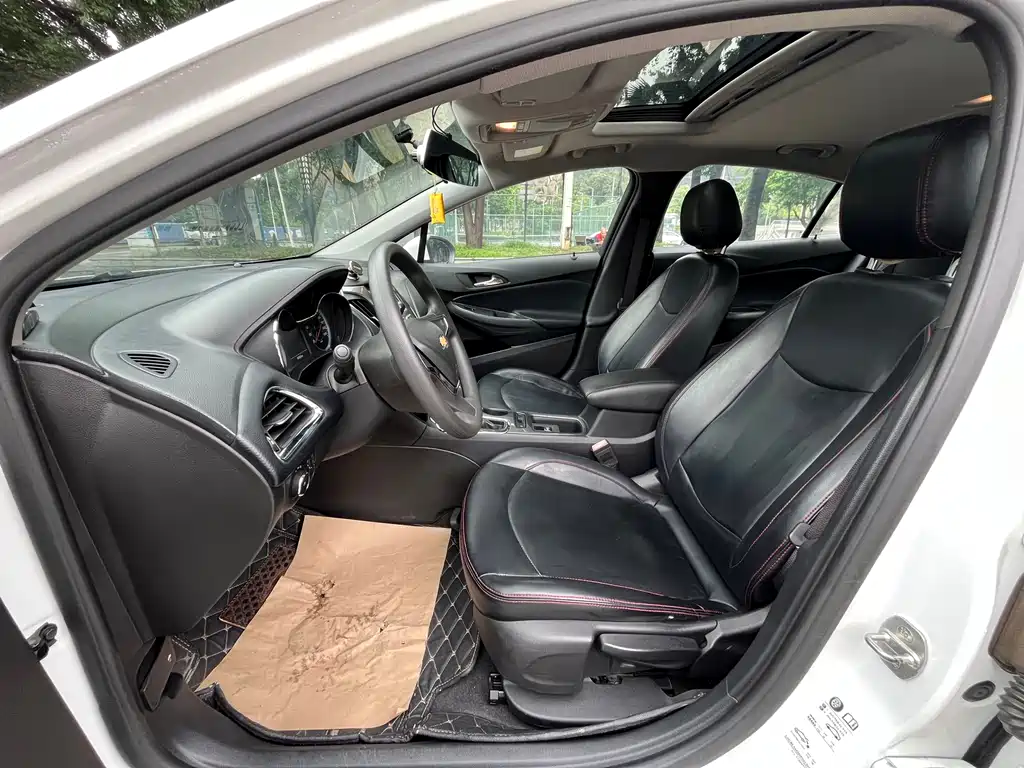 Chevrolet Cruze 2017 1.5L Auto Pioneer Sunroof Edition