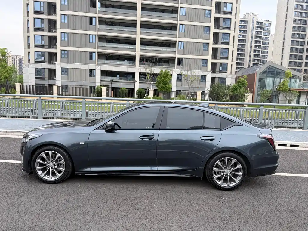 Cadillac CT5 2021 28T Leading Sport
