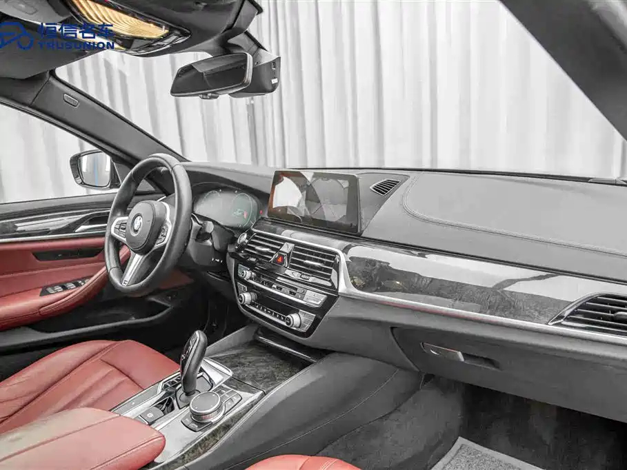 BMW 5 Series 2019 530Li Leading Edition M Sport Package