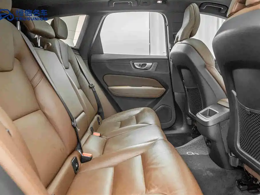 Volvo XC60 2022 B5 AWD Inscription