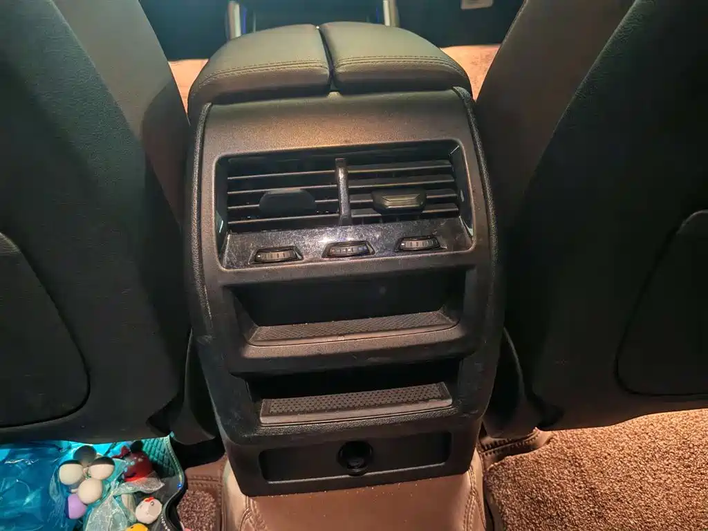 2023 BMW X6 xDrive30i M Sport Package - фото 9