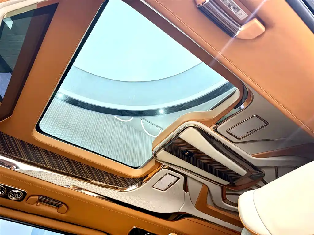 Mercedes-Benz V-Class 2024 V260 L High Roof Custom Edition