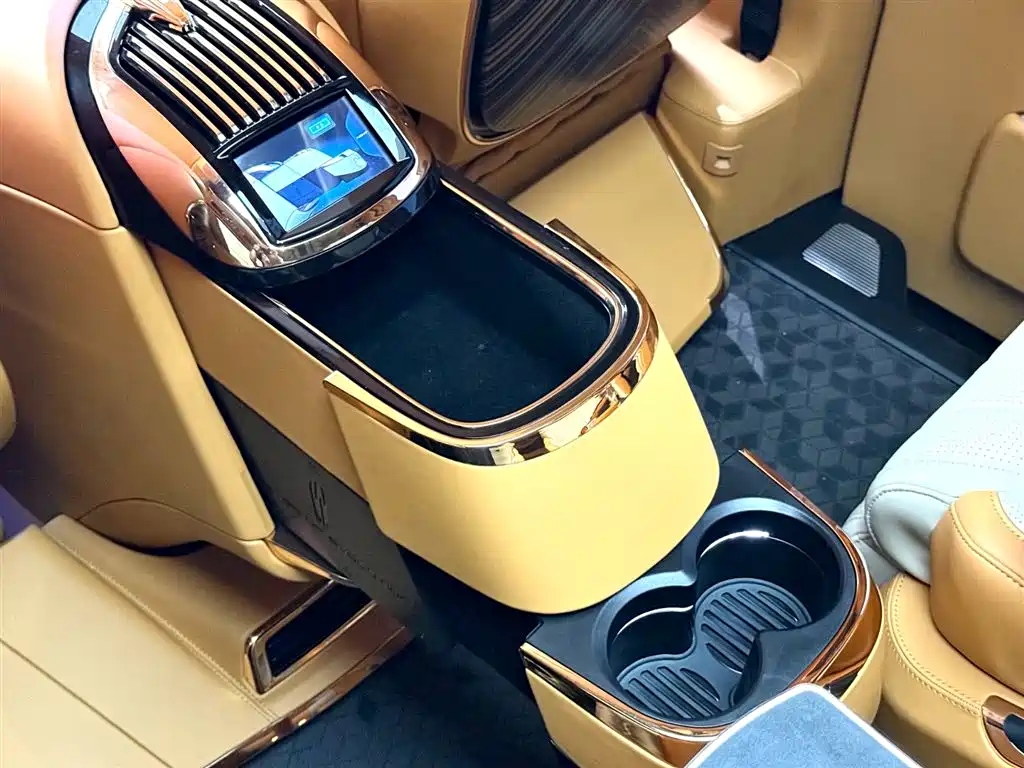 Mercedes-Benz V-Class 2024 V260 L High Roof Custom Edition
