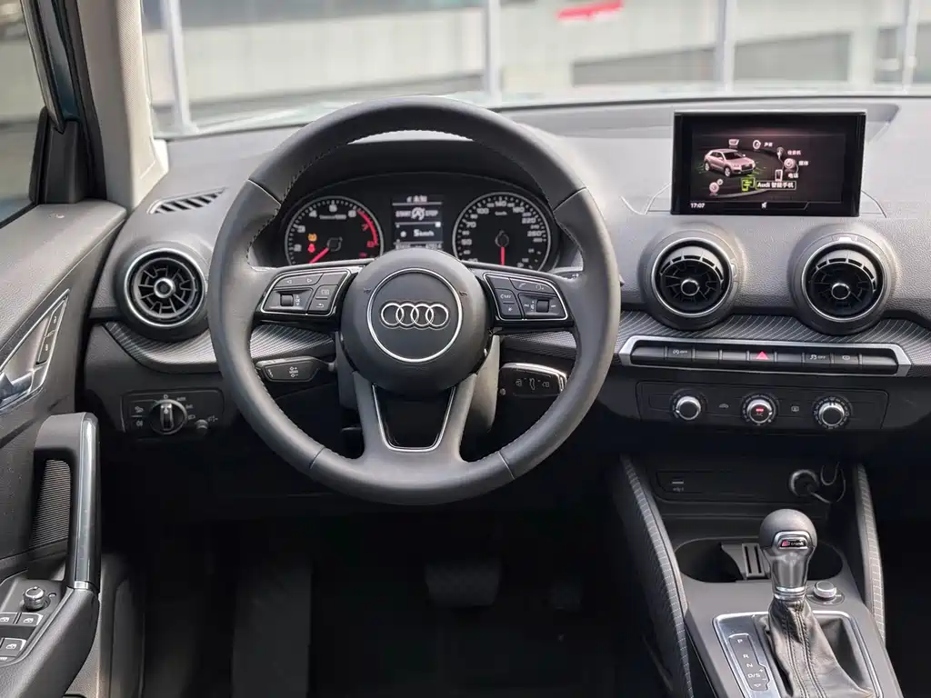 Audi Q2L 2018 35 TFSI Launch Edition China VI
