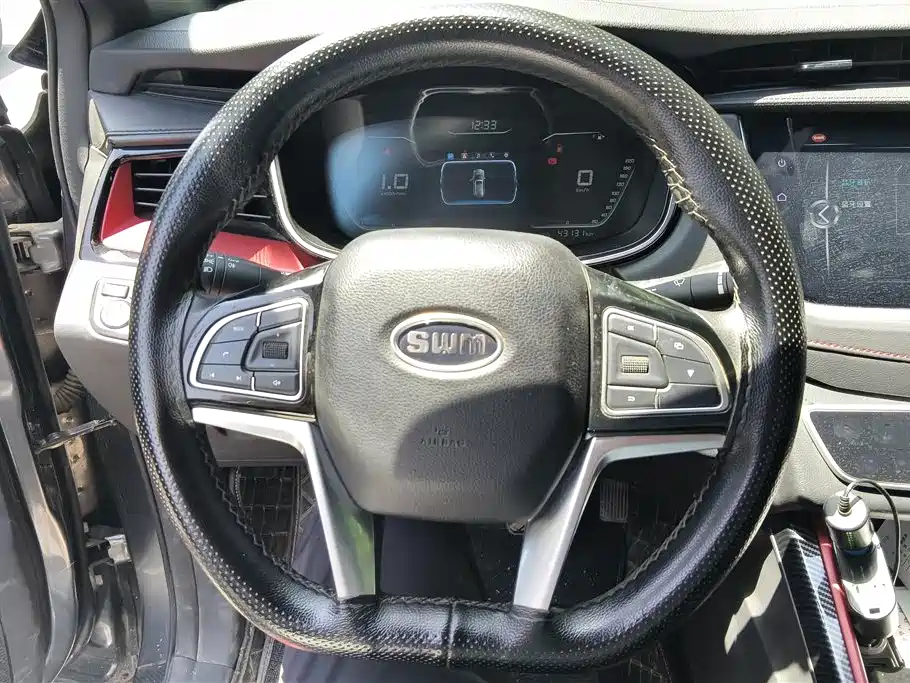 SWM Iron Man 2021 1.5T Manual Silver Edition