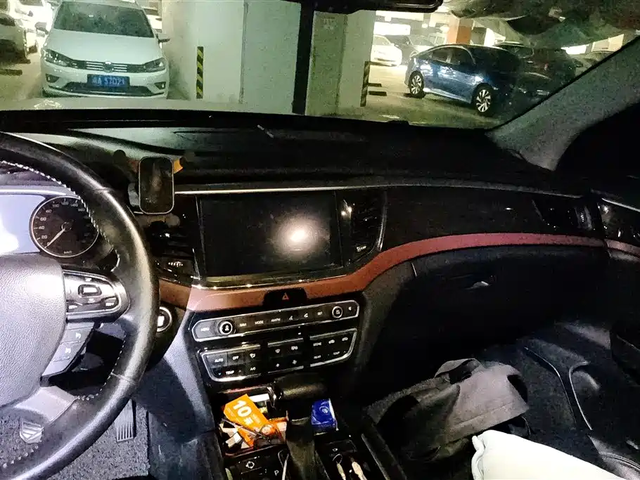 GAC Trumpchi GS8 2017 320T FWD Luxury Smart Connect Edition (7-Seater)