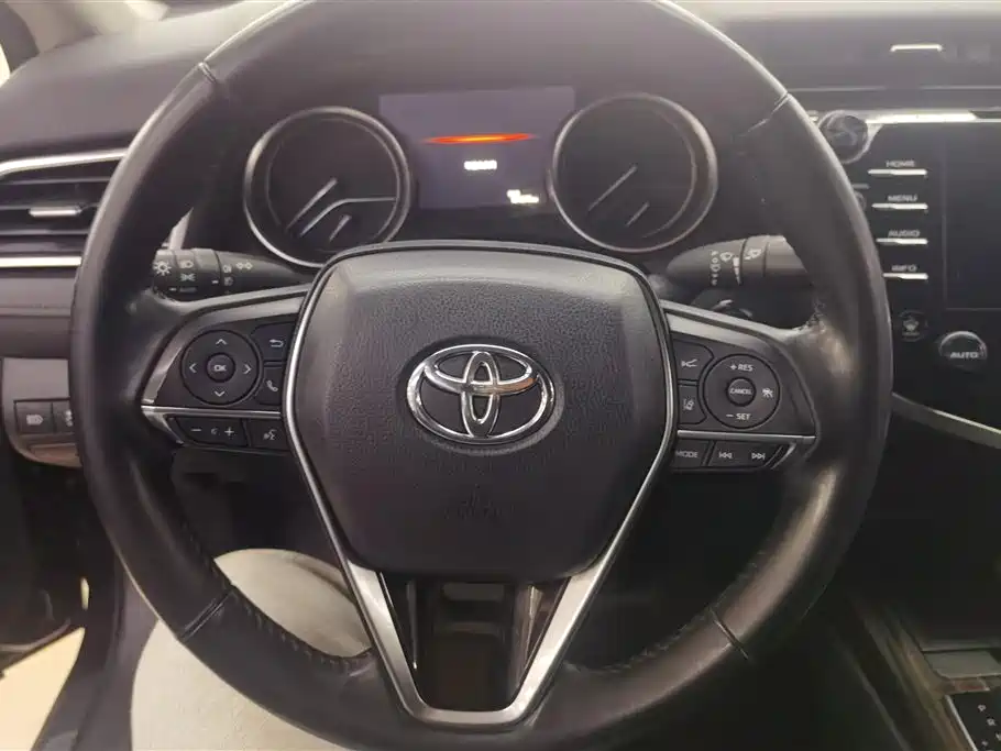 Camry 2018 2.5G Luxury Edition