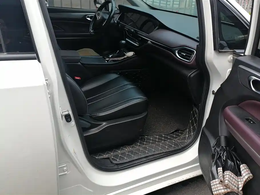 GAC Trumpchi M6 2021 270T DCT Zunjong Edition (7-seater)