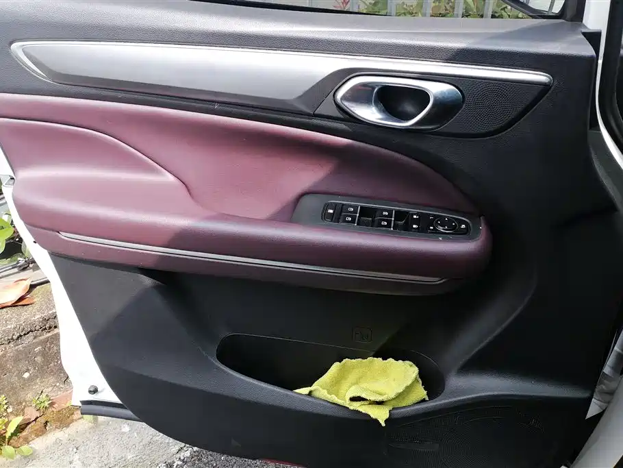 GAC Trumpchi M6 2021 270T DCT Zunjong Edition (7-seater)