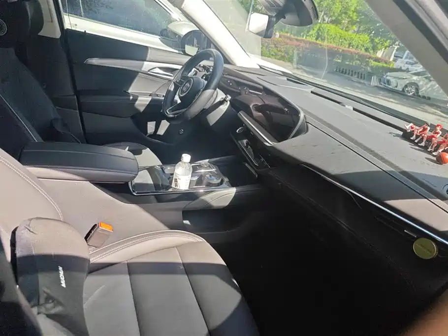 Buick Envision Plus 2025 28T FWD Platinum Edition